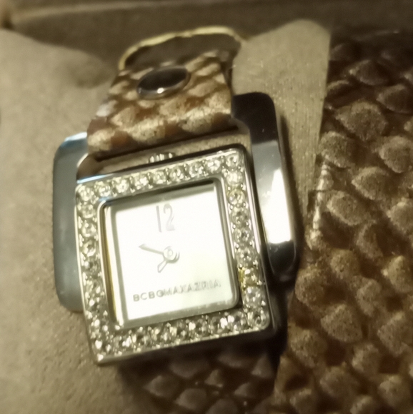 BCBG Maxazria wrapped wrist band watch - Picture 4 of 4